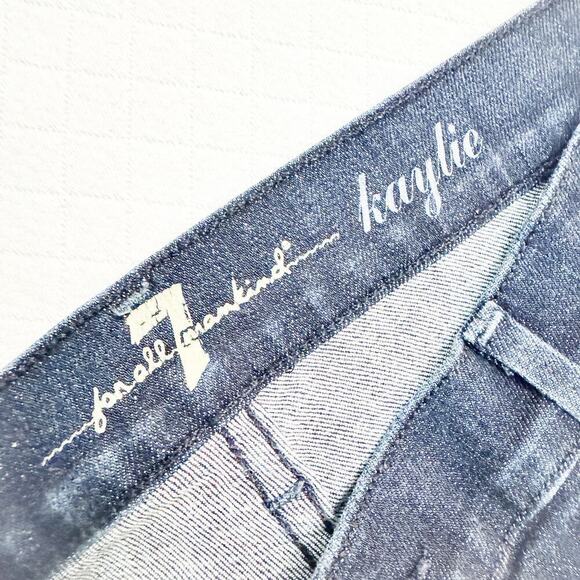7 For All Mankind Kaylie Dark Wash Flare Leg Denim Jeans Size 29 - Picture 4 of 9